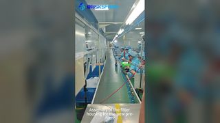 Assemblaggio dell'alloggiamento del filtro per il nuovo prefiltro